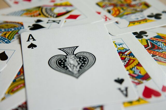 Afinal, os baralhos de cartas também pagam tarifa agravada de 25%