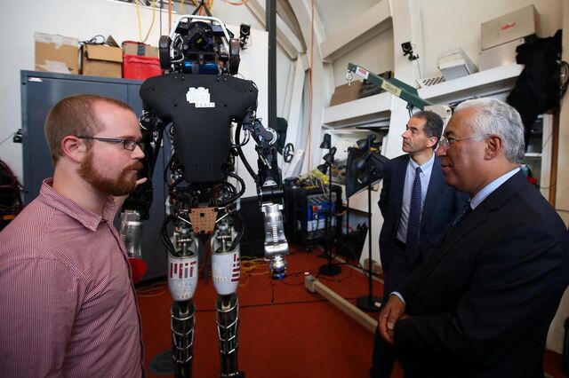Costa lança programa MIT Portugal até 2030 virado para a inteligência artificial