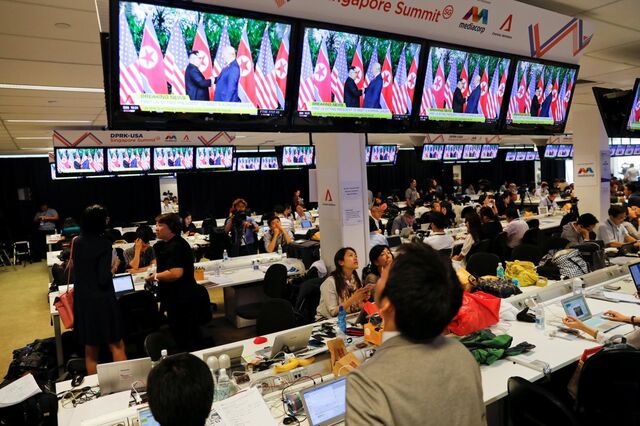 Acordo entre Kim e Trump anima bolsas. Euro e petróleo sobem