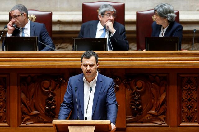 PAN critica forma como carreira dos docentes foi 'arma de combate político'