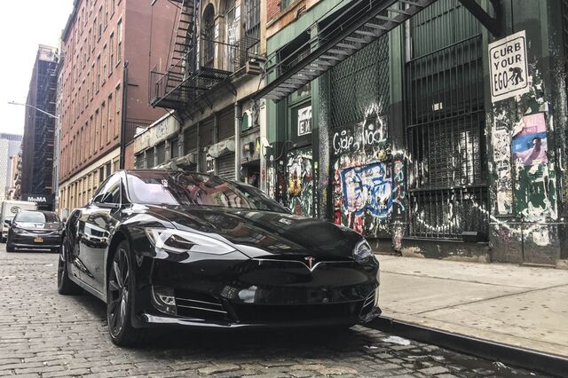 Tesla sobe preços em mais de 20.000 dólares na China devido às tarifas