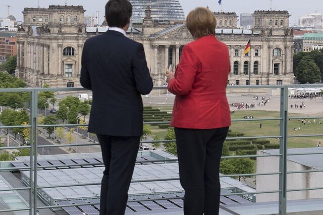 Mais dividida do que nunca, Europa ensaia maior união 
