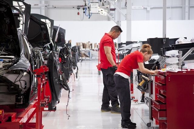 Tesla constrói fábrica na China que vai rivalizar com a dos EUA