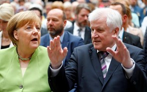 Merkel e Seehofer chegam a acordo e evitam crise política na Alemanha