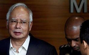 Ex-primeiro-ministro da Malásia detido por suspeitas de corrupção