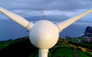 Açores têm uma ilha com a luz híbrida mais verde do mundo  