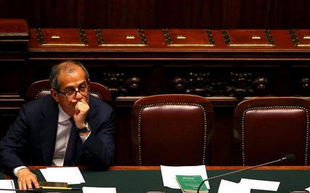Ministro das Finanças de Itália deverá abandonar o Governo após ter orçamento aprovado