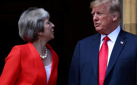 Trump diz que críticas a May são “notícias falsas”