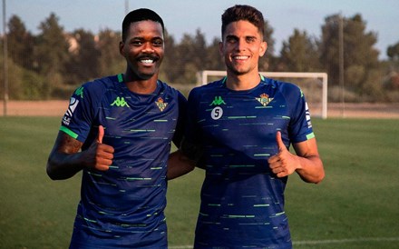 Bétis oficializa contratação de William Carvalho com montagem que gerou muitos comentários