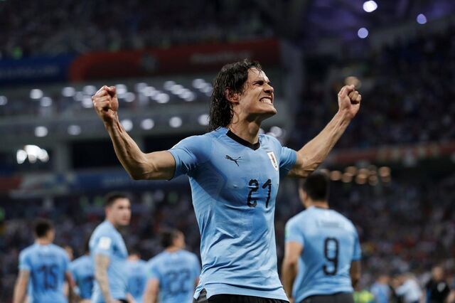 Paragrafino Pescada faz um pot-pourri com dedos, mãos, bumbuns e Cavani 