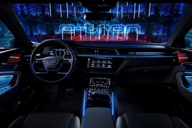 Primeiro Audi eléctrico terá interior com 5 ecrãs a cores