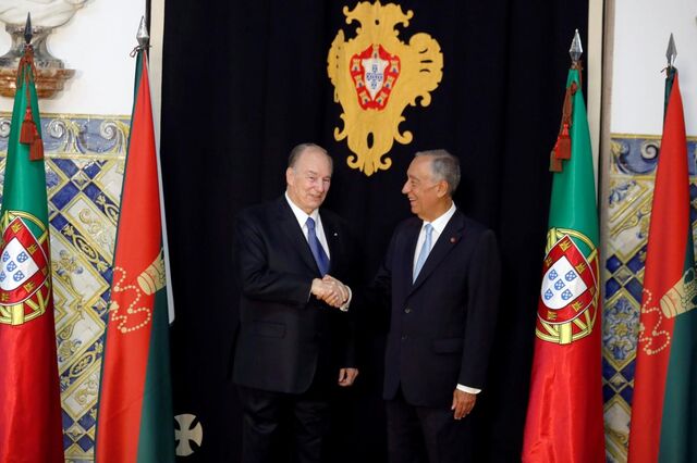Aga Khan recebido com guarda de honra em Belém