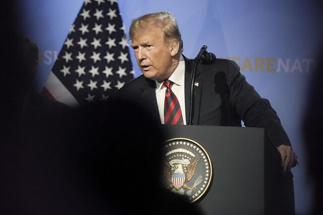 Donald Trump e editor do New York Times trocam desmentidos sobre ataques à imprensa   