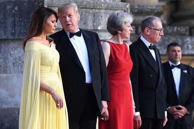 Trump acusa May de frustrar saída do Reino Unido da UE e admite rasgar acordo