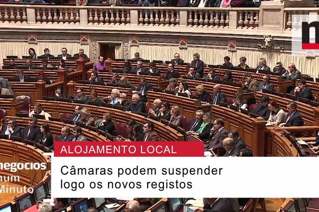 Parlamento aprova alterações ao alojamento local e dá mais poderes a câmaras e condomínios