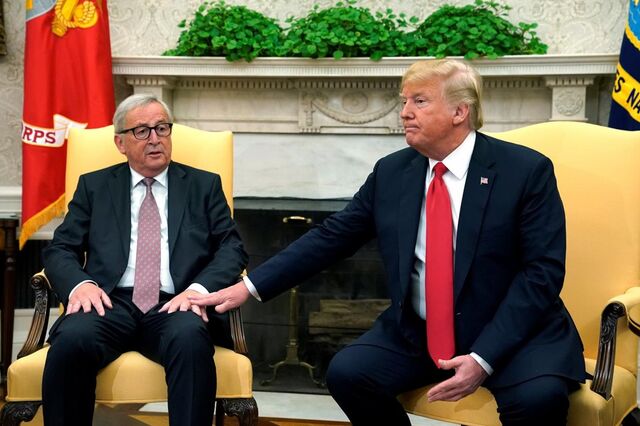  Trump: 'Vamos aplicar tarifas de 25% a todos os carros europeus'