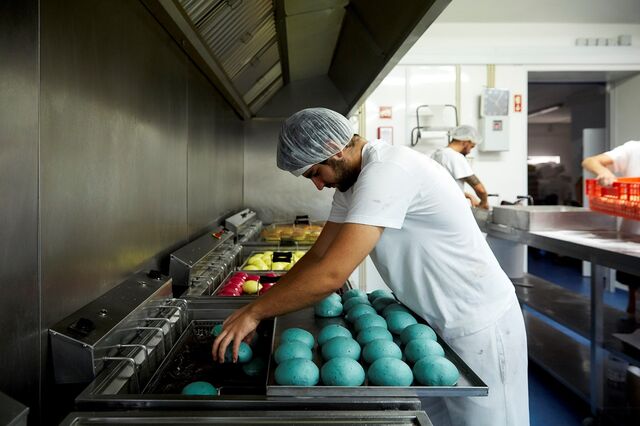 Bolas de Berlim de spirulina são novidade nas praias algarvias este Verão 