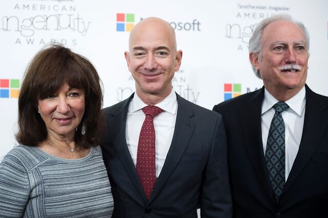 Pais de Bezos investiram 250 mil dólares na Amazon e agora têm uma fortuna 