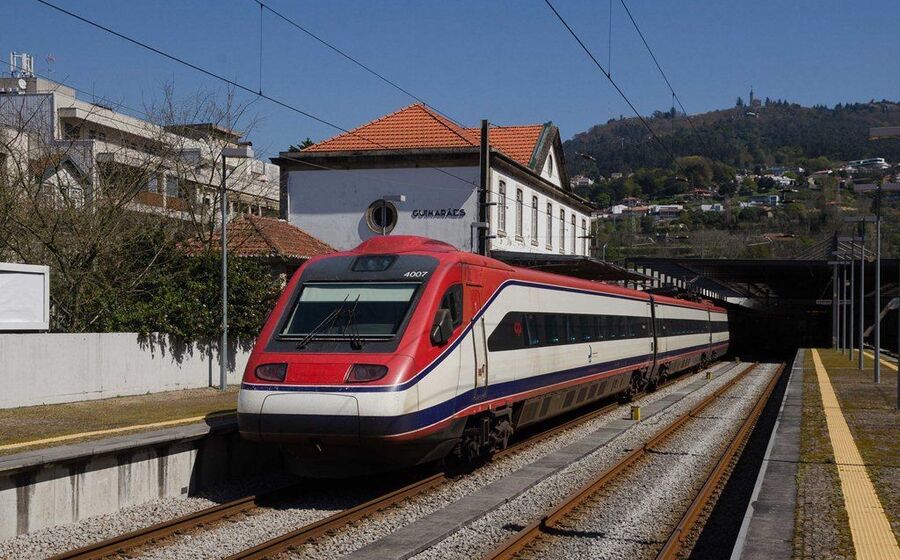 Comboio Alfa Pendular