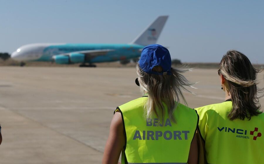 A380 no momento da aterragem no Aeroporto de Beja