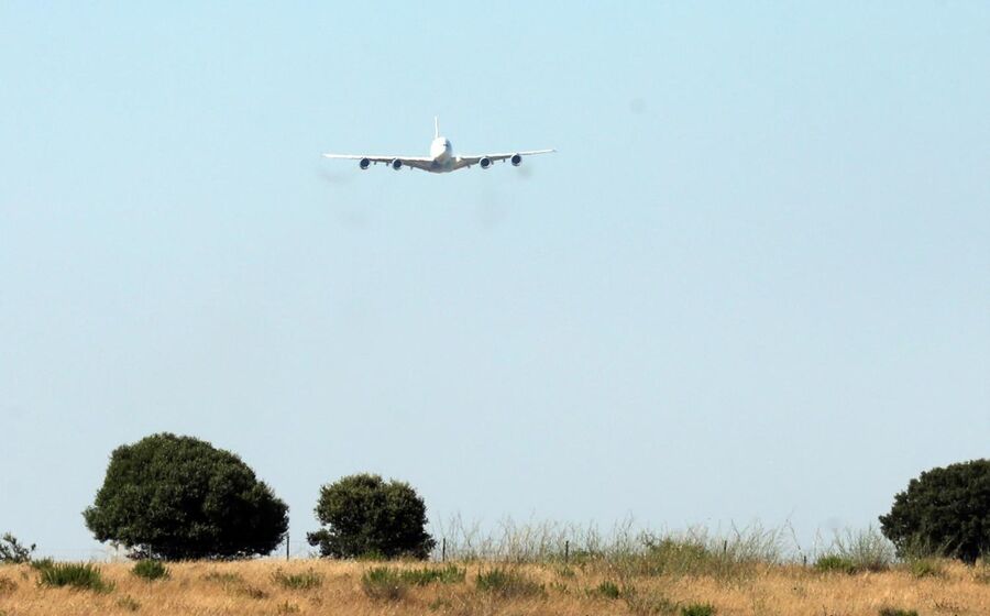 A380 no momento da aterragem no Aeroporto de Beja