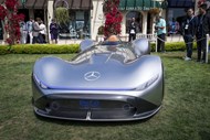 O Mercedes-Benz EQ Silver Arrow é um automóvel totalmente eléctrico que a fabricante diz que indica o futuro da marca. É também uma homenagem ao carro de corrida original W 125.