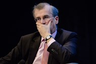 Francois Villeroy. O francês é o actual governador do Banco de França. Contra a sua nomeação tem o facto do seu país ter já ocupado cargos de topo no BCE. 