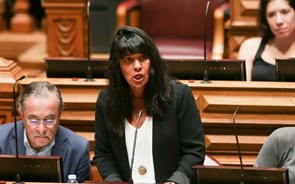 Deputada do Bloco de Esquerda renuncia ao mandato na sequência de investigação sobre moradas
