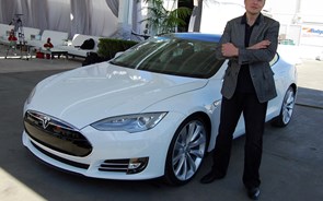 Musk revela interesse da Tesla em carrinha da Mercedes-Benz