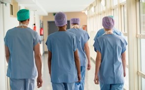 Greve dos enfermeiros adia 'praticamente todas' as cirurgias programadas