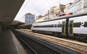 Linhas do Norte e Douro mantêm circulação ferroviária suspensa devido ao mau tempo