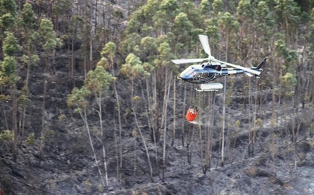 Mais de 1.600 operacionais combatem 30 incêndios