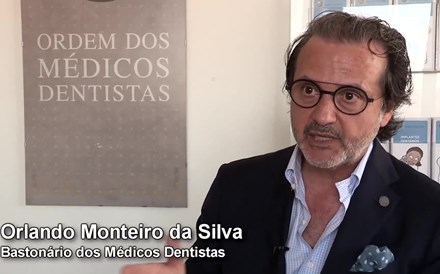 Dentistas apelam à criação de carreira no SNS que aguarda nas Finanças