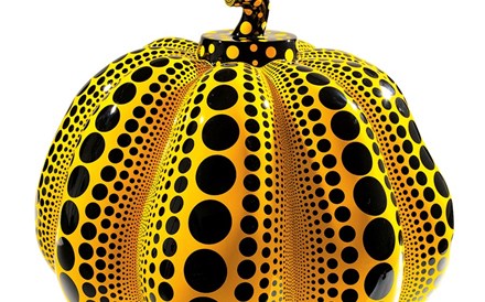 Angela Gulbenkian nega as acusações de fraude. Num esclarecimento enviado pelos seus advogados, a 'marchand' explica que existiram falhas de comunicação no negócio que envolve a obra de Kusama.  