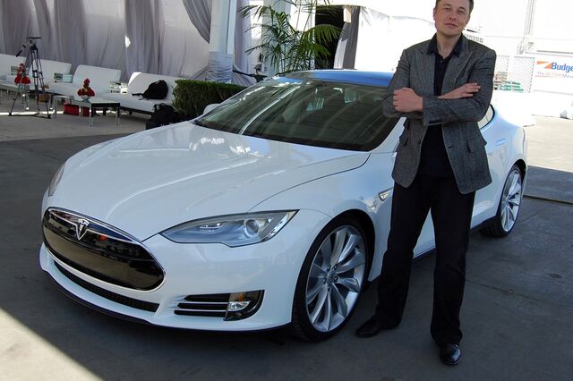 Musk revela interesse da Tesla em carrinha da Mercedes-Benz