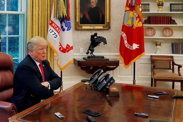 Trump critica Fed, diz que euro é manipulado e baixa expectativas nas negociações com China