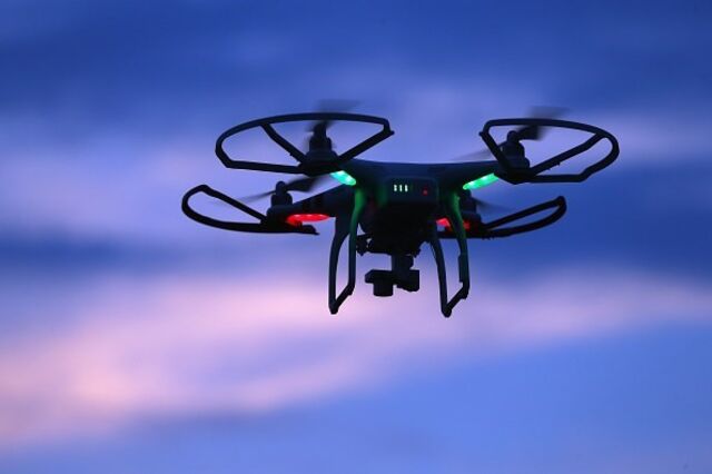 'Drone pandémico' pode detetar sintomas do vírus por entre uma multidão