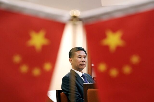 China promete responder a tarifas dos EUA e aumentar despesa pública