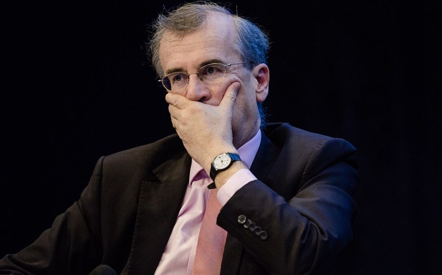 Francois Villeroy. O francês é o actual governador do Banco de França. Contra a sua nomeação tem o facto do seu país ter já ocupado cargos de topo no BCE. 