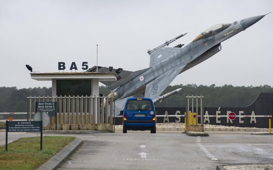 Base aérea, Monte Real