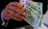 Euro supera dólar como moeda de pagamento pela primeira vez desde 2013