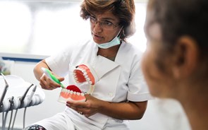 Covid-19: Ordem dos Médicos Dentistas recomenda fecho  de clínicas e consultórios