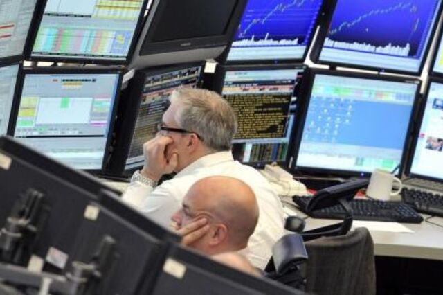 Bolsas calmas apesar de tarifas de Trump. Petróleo cai pela quarta sessão