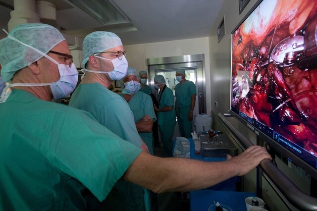 Seis milhões de horas extra feitas pelos médicos davam para contratar quatro mil 