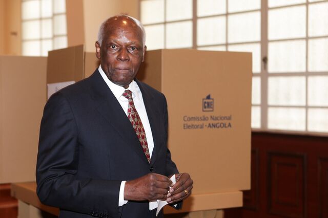 José Eduardo dos Santos não respondeu a perguntas do tribunal sobre caso '500 milhões'
