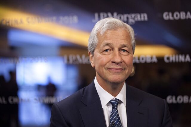 CEO do JPMorgan defende Powell dos ataques de Trump