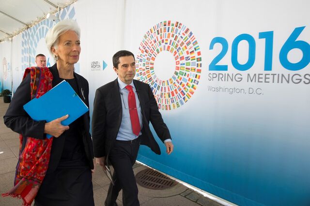 Vítor Gaspar e Lagarde aconselham países pobres a cobrar mais impostos para financiar desenvolvimento