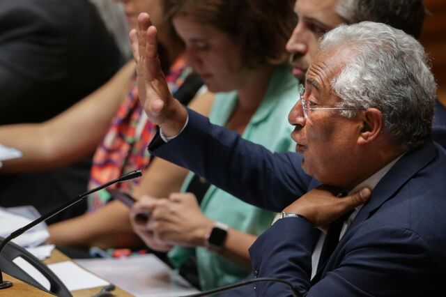 Costa recusa mexer na 'lei Uber' e atira responsabilidade para o Parlamento