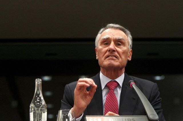 Cavaco alerta para 'democracia amordaçada' e aponta 'vergonha' com números da pandemia 