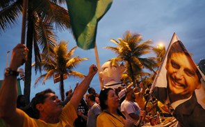 Bolsonaro falha maioria absoluta por um triz mas entra de rompante no Congresso